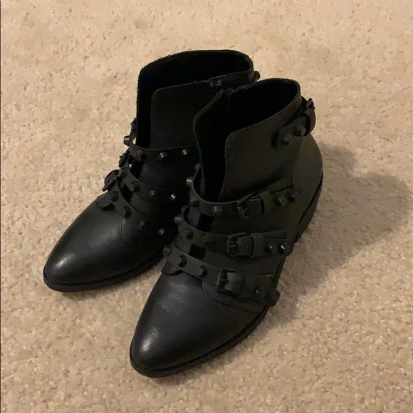 Worn once - Picture 1 of 2